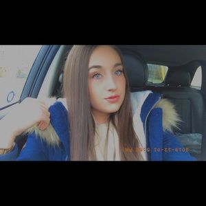 Meet your Posher, Emily